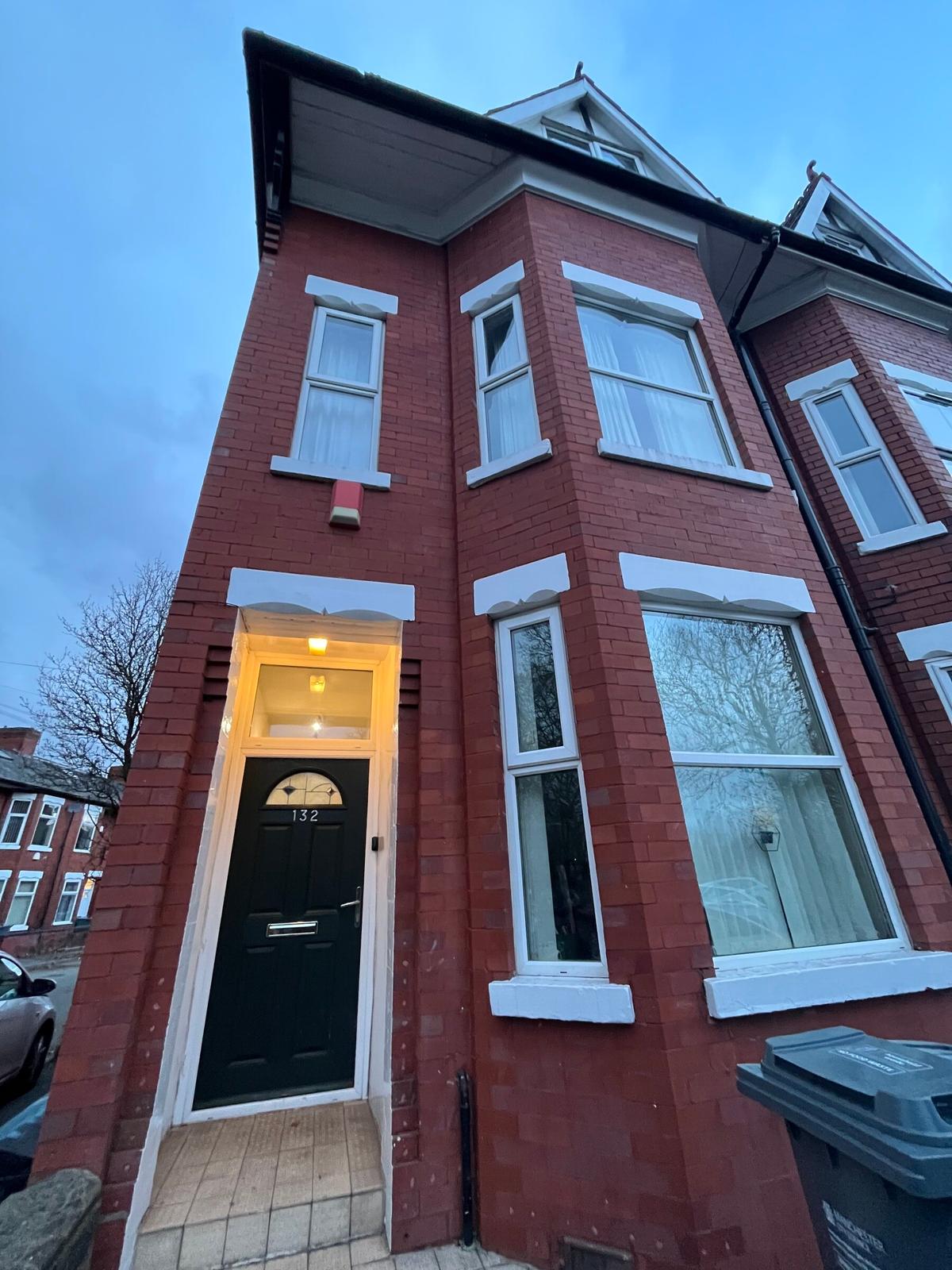 5 bedroom house for rent Platt Lane Manchester, M14 5NN UniHomes