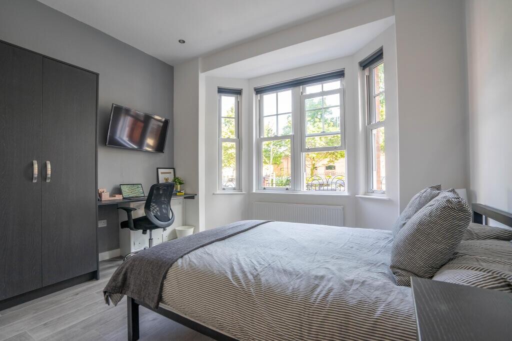 8 bedroom house on Severn Street, Highfields, Leicester