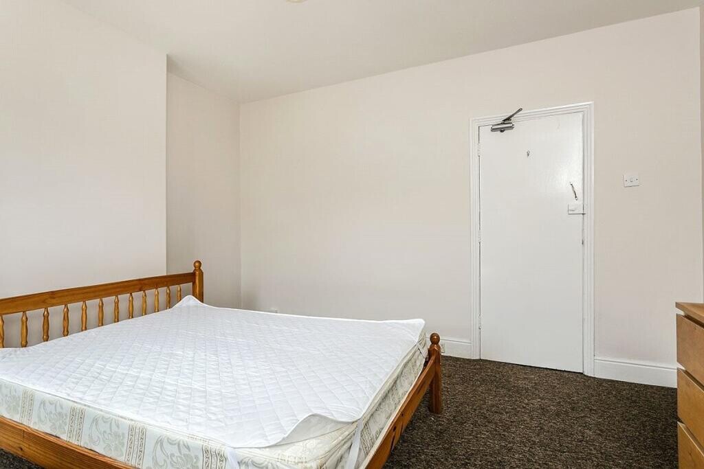 4 bedroom house for rent Mafeking Road Portsmouth, PO4 9BG UniHomes