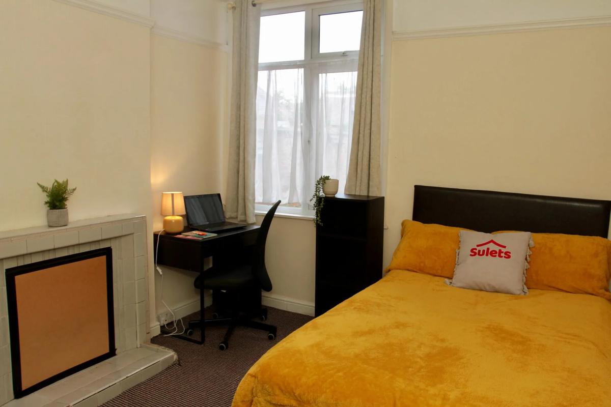 5 bedroom house on Greenhill Road, Knighton, Leicester