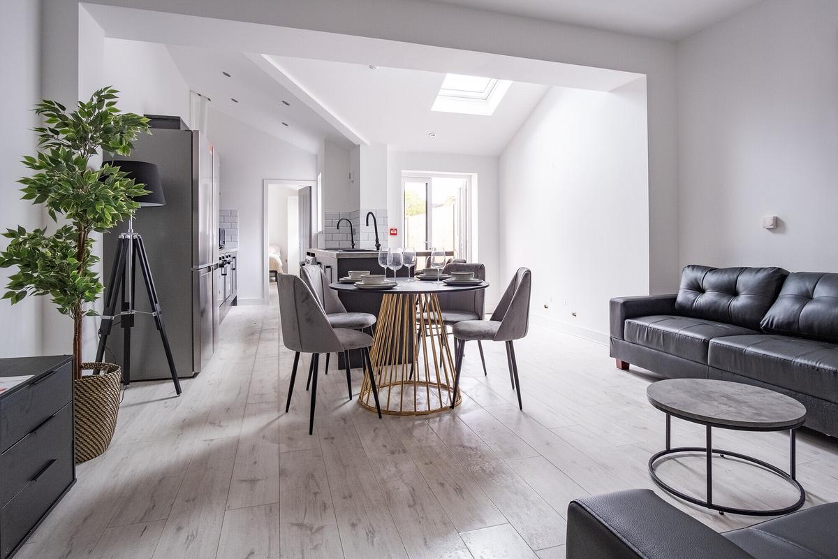 6 bedroom house on Boultham Avenue, High Street, Lincoln