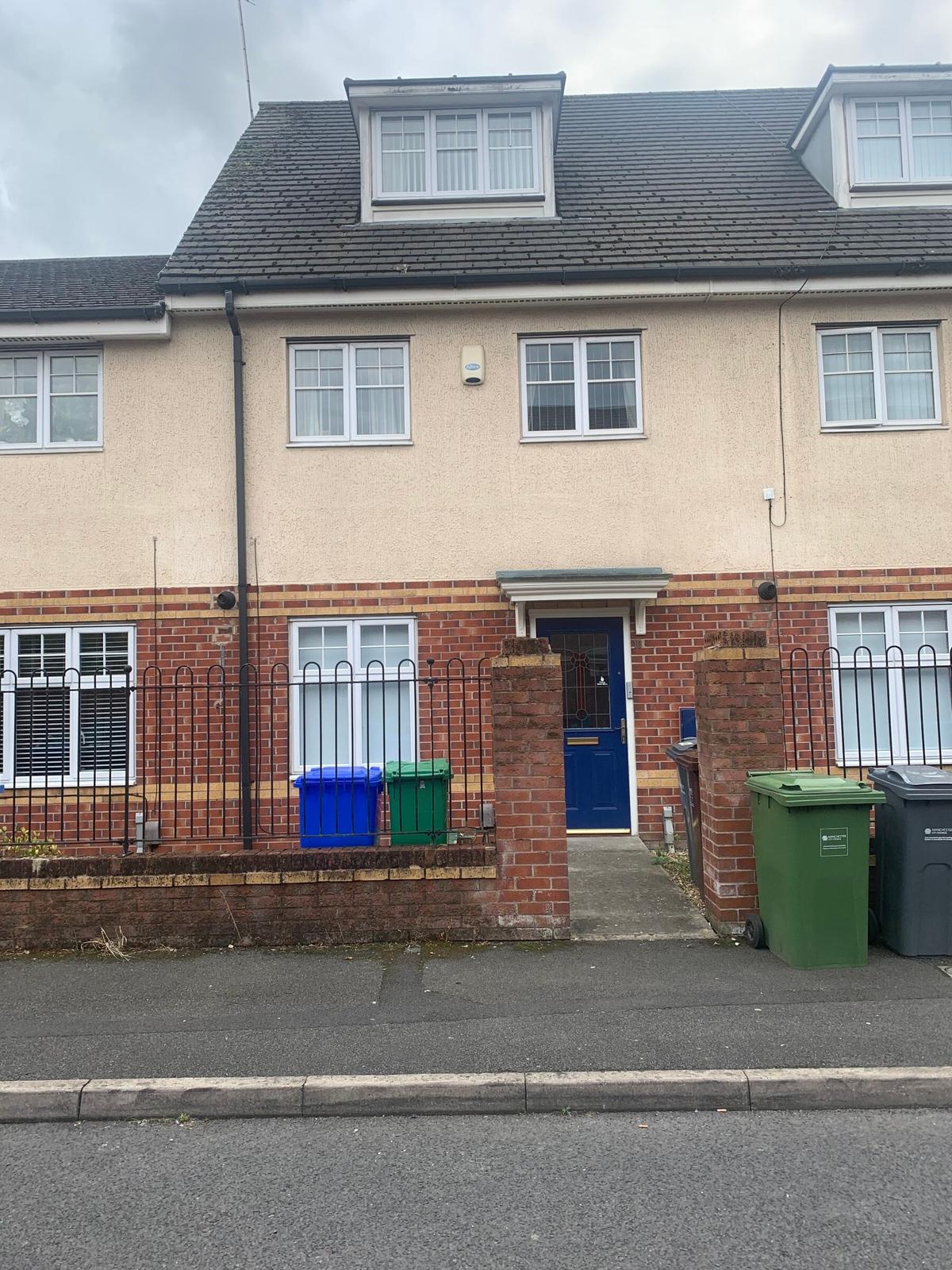 3 bedroom house on Mallowdale Avenue, Fallowfield, Manchester