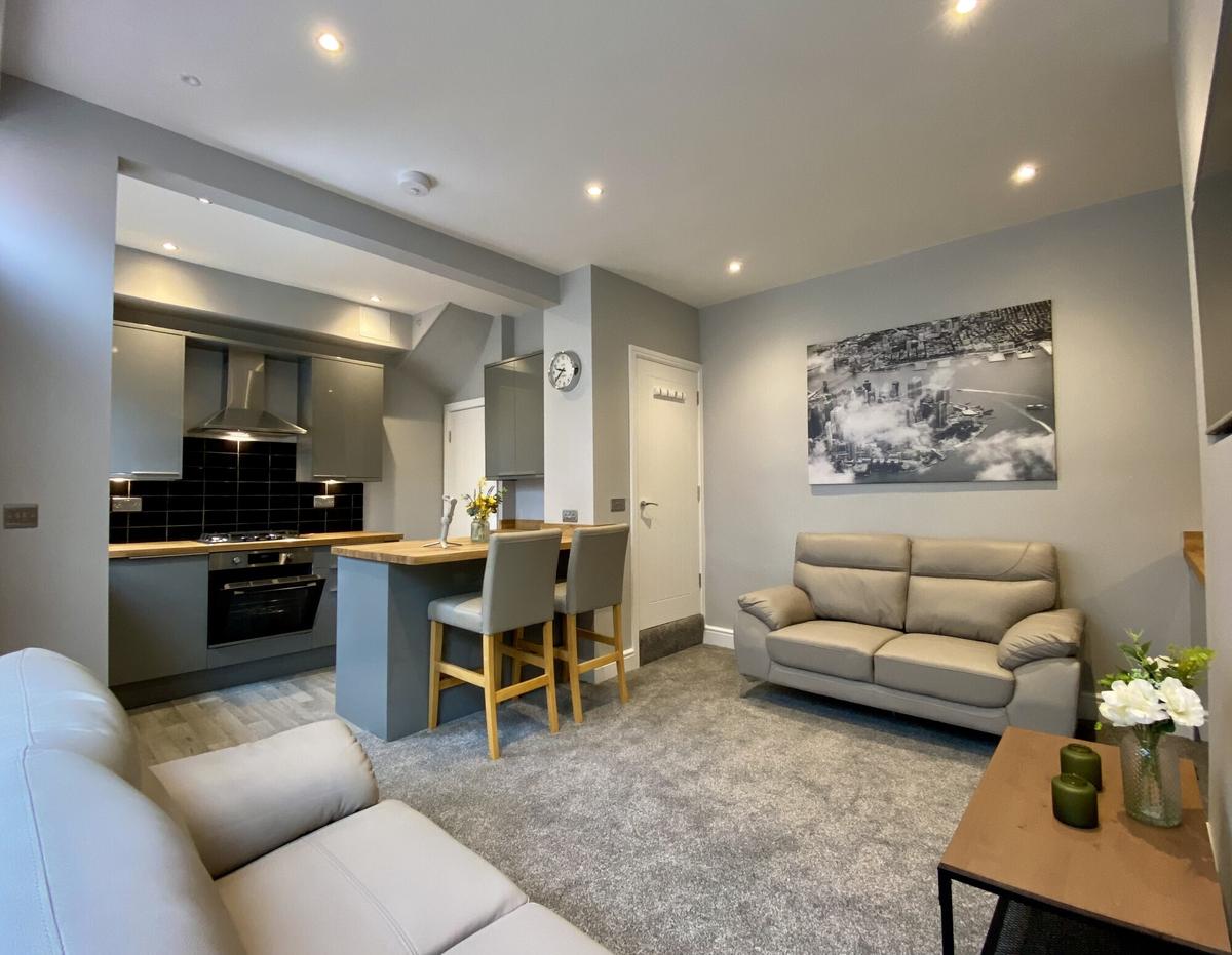 3 bedroom house on Beulah Grove, Woodhouse, Leeds
