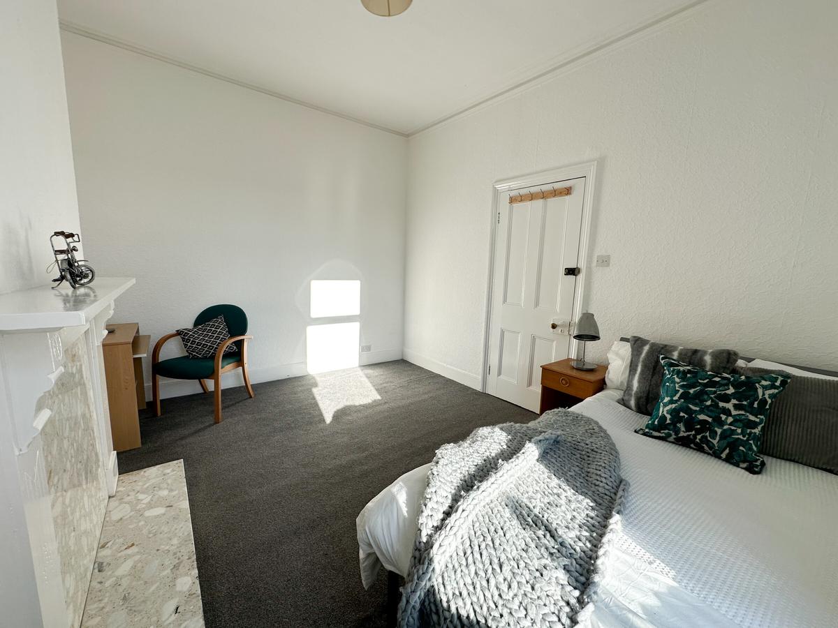 4 bedroom house for rent Gainsborough Grove, Newcastle, NE4 5PJ UniHomes