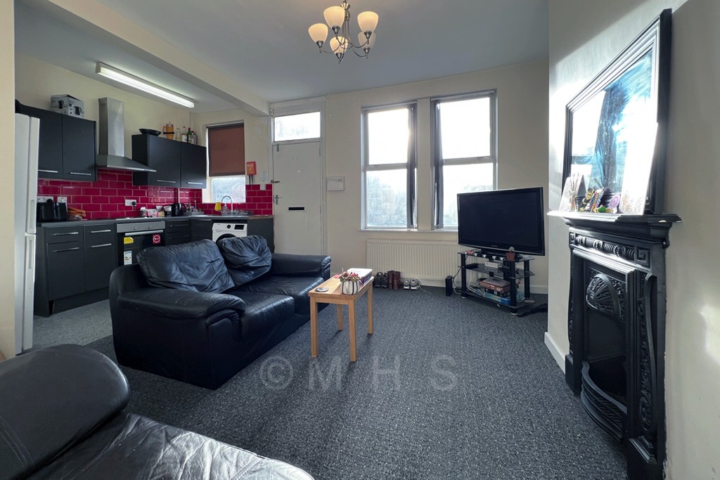 3 bedroom house on Graham Avenue, Burley, Leeds
