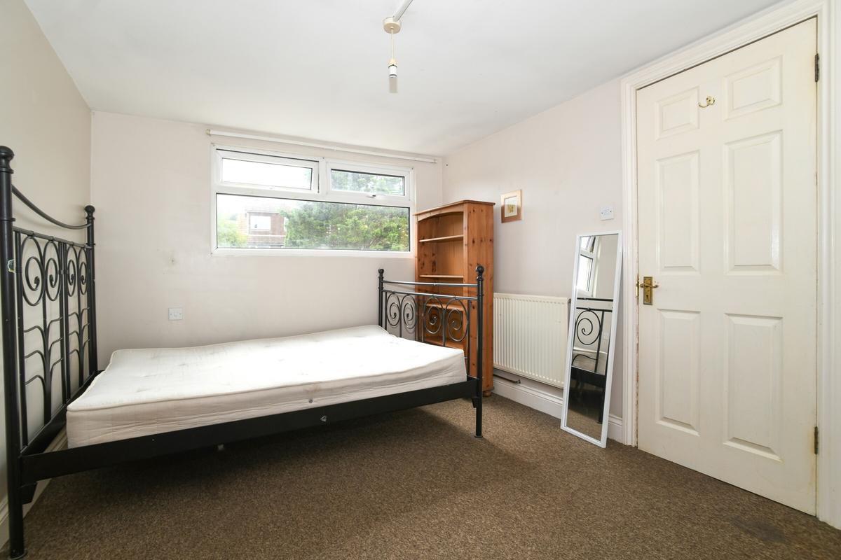 6 bedroom house for rent Lower Bevendean Avenue, Brighton, BN2 4FE UniHomes