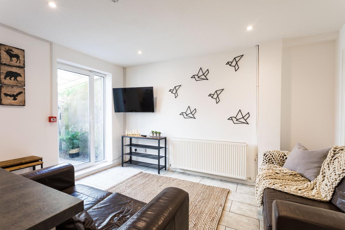 5 bedroom house for rent Victoria Terrace, Swansea, SA1 4LS UniHomes