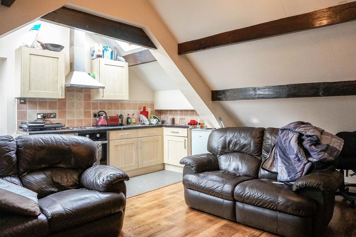 3 bedroom house for rent Otley Road, Leeds, LS6 4DL UniHomes