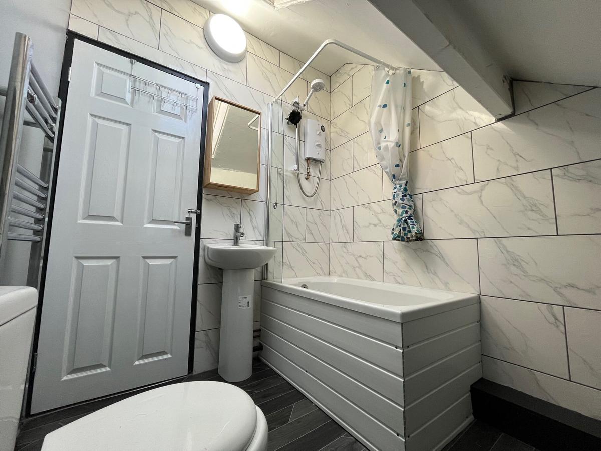 5 bedroom house for rent Brudenell Street, Leeds, LS6 1HJ UniHomes