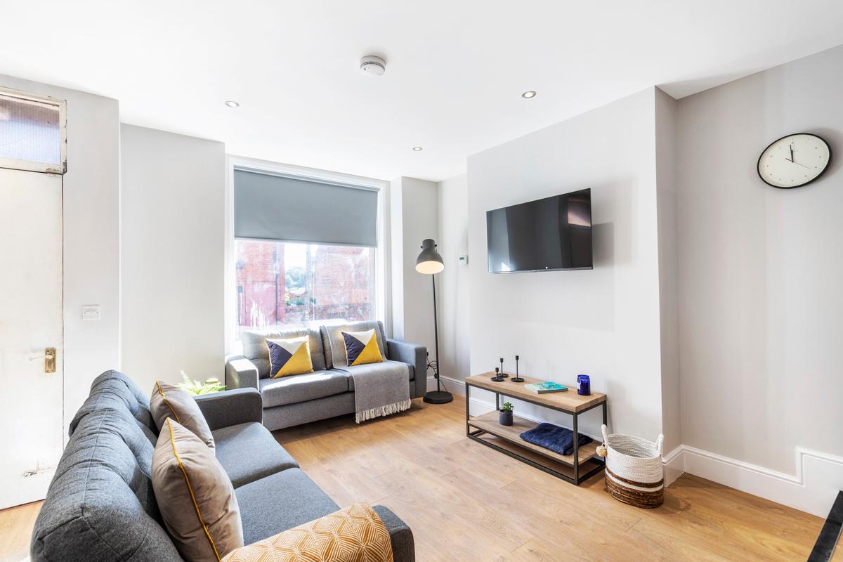 6 bedroom house on Glossop Street, Woodhouse, Leeds