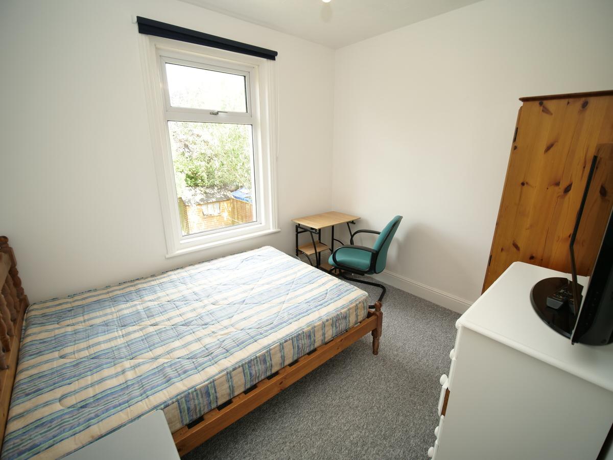 5 bedroom house for rent Shelbourne Road, Bournemouth, BH8 8RA UniHomes