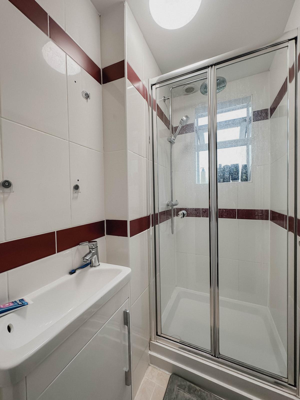 6 bedroom house for rent Entry Hill Park, Bath, BA2 5LU UniHomes