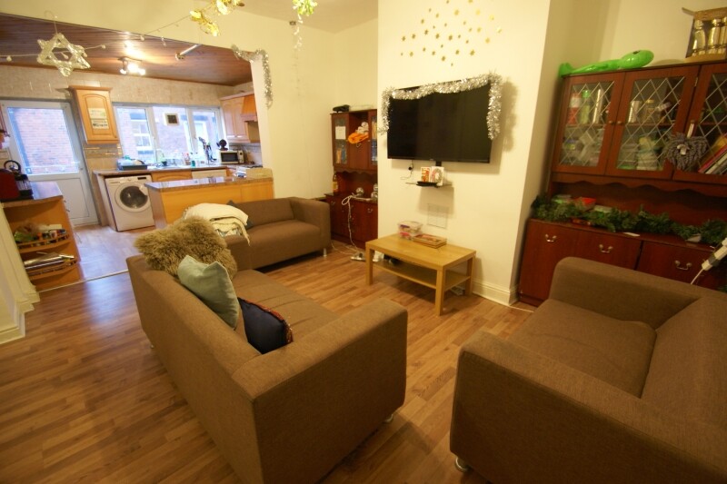 7 bedroom house for rent Brudenell Street, Leeds, LS6 1HS UniHomes