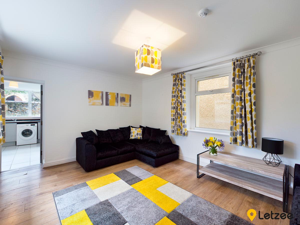 8 bedroom house for rent Argyle Street, Swansea, SA1 3TA UniHomes