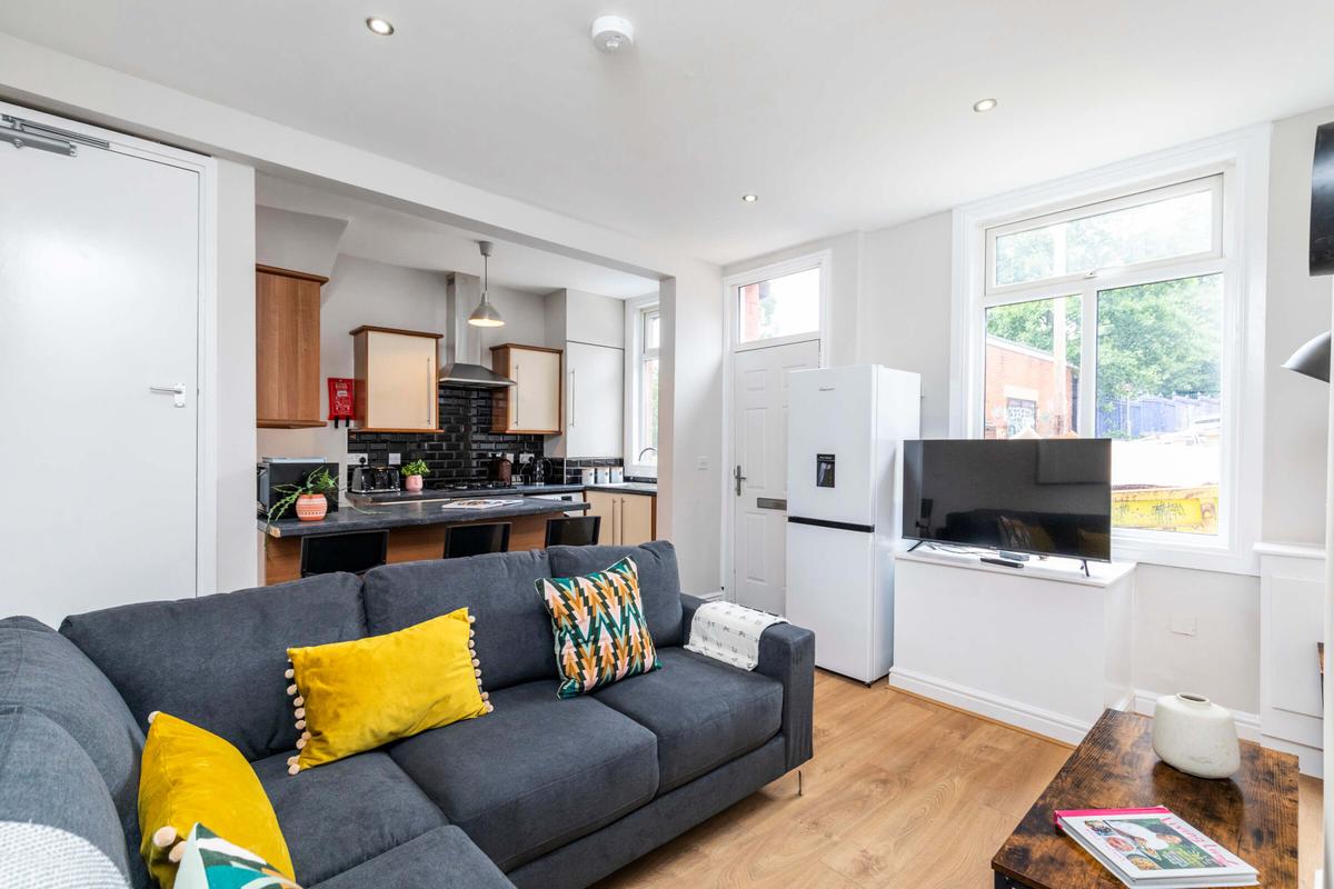 4 bedroom house on Quarry Street, Woodhouse, Leeds