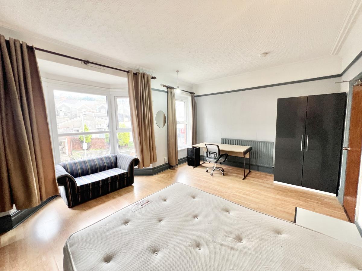 5 bedroom house on Beechwood Road, Uplands, Swansea