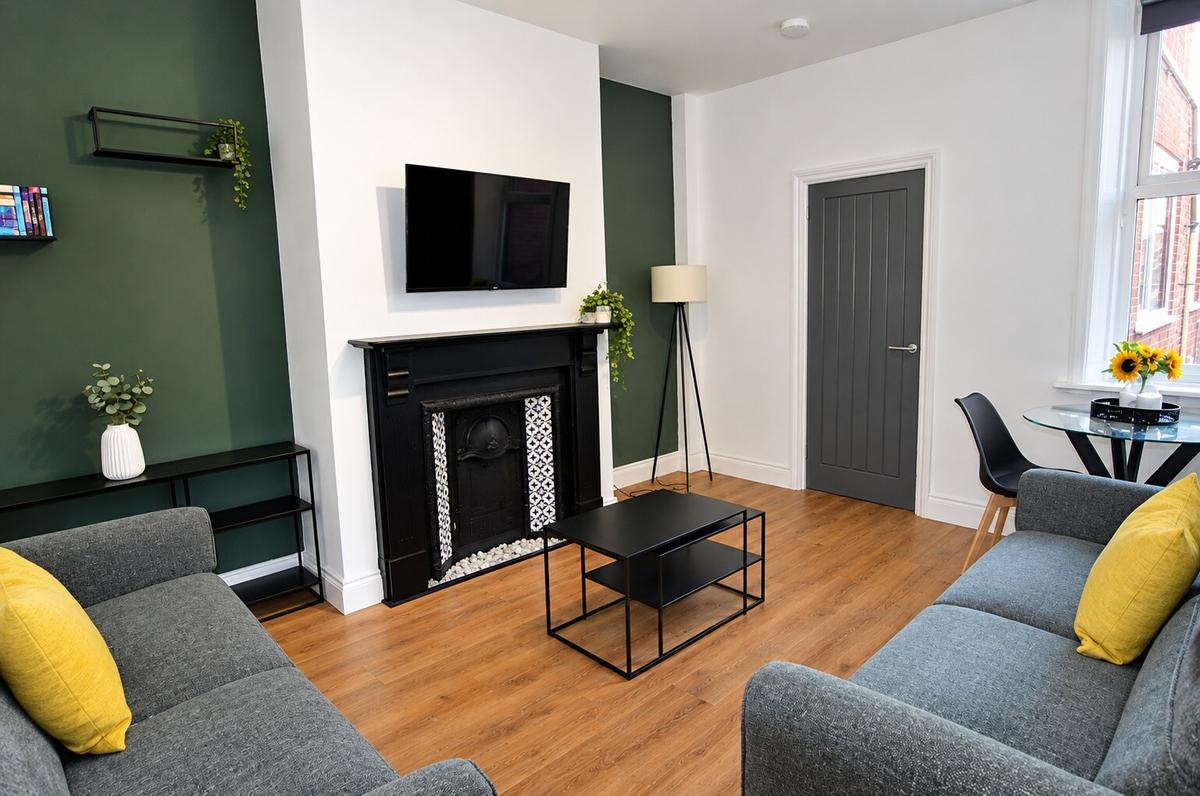 2 bedroom apartment on Warwick Street, Heaton, Newcastle