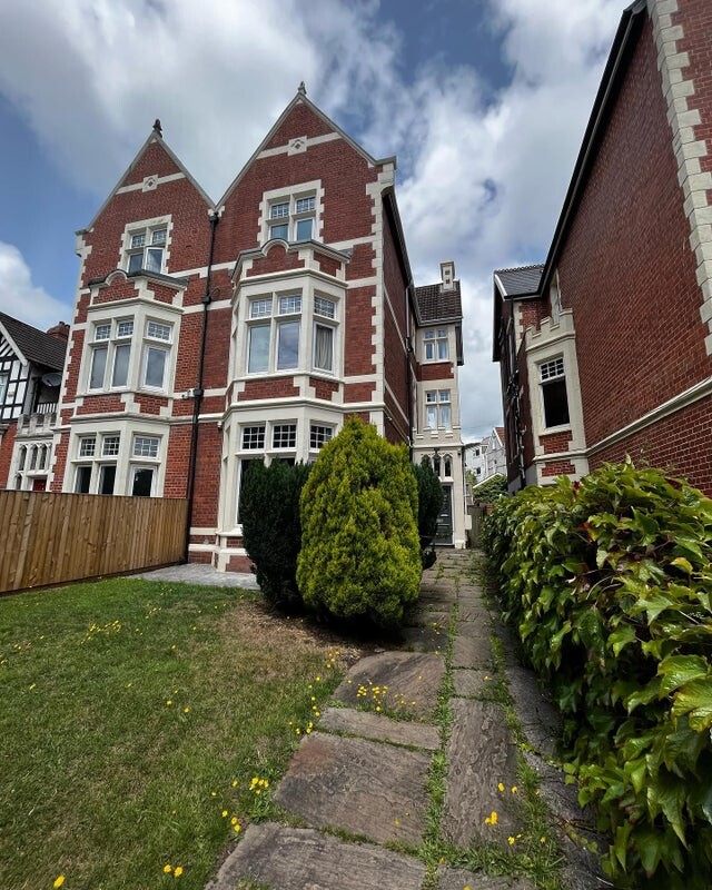 8 bedroom house for rent Uplands Crescent Swansea, SA2 0PB UniHomes