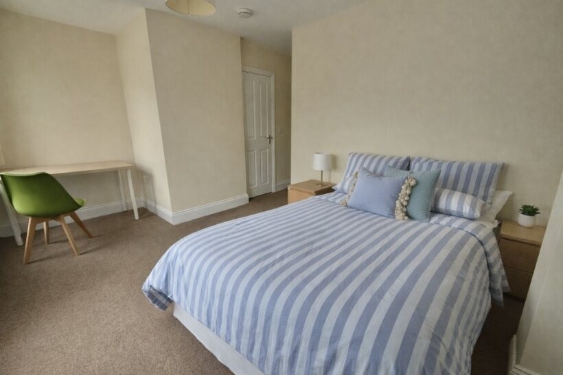 5 bedroom house on Ysgol Street, Port Tennant, Swansea