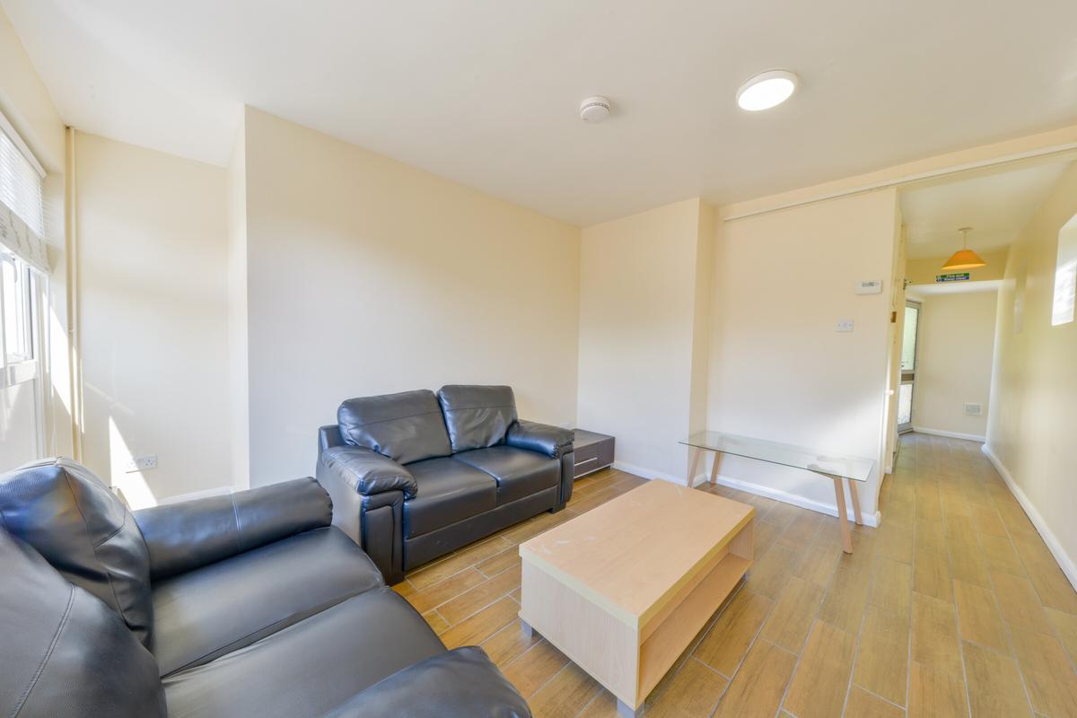 4 bedroom house for rent Pond Croft, Hertfordshire, AL10 0RY UniHomes