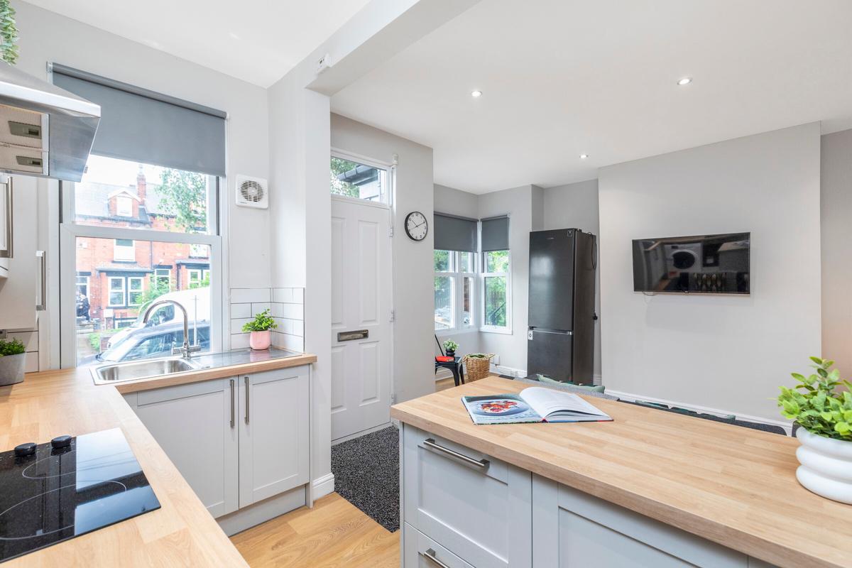 5 bedroom house for rent St. Anns Avenue, Leeds, LS4 2PB UniHomes