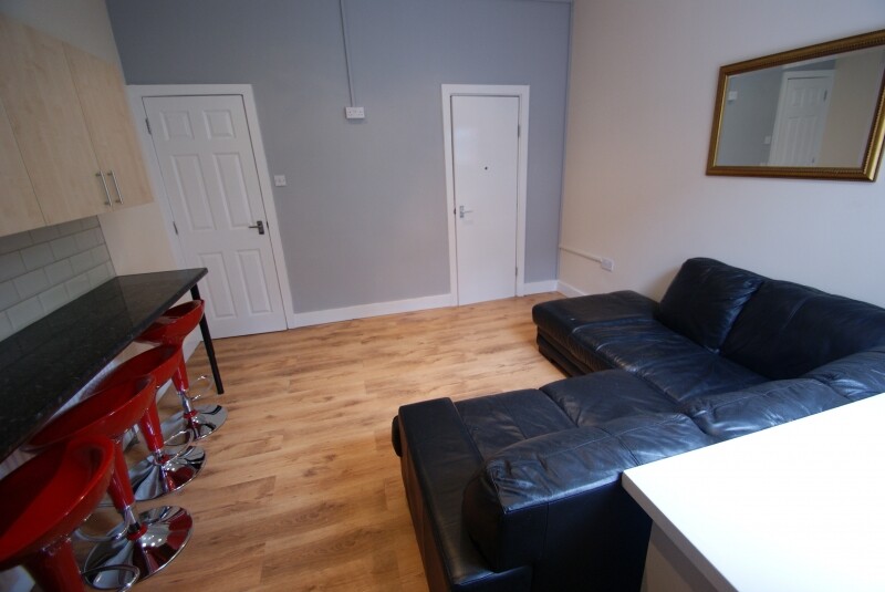 6 bedroom house for rent Hartley Grove Leeds, LS6 2LD UniHomes