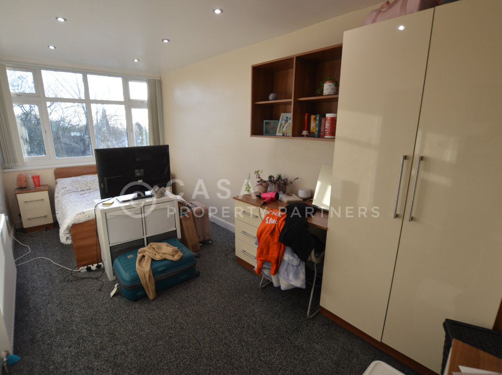 3 bedroom apartment for rent Montpellier Terrace, Leeds, LS6 2EX UniHomes