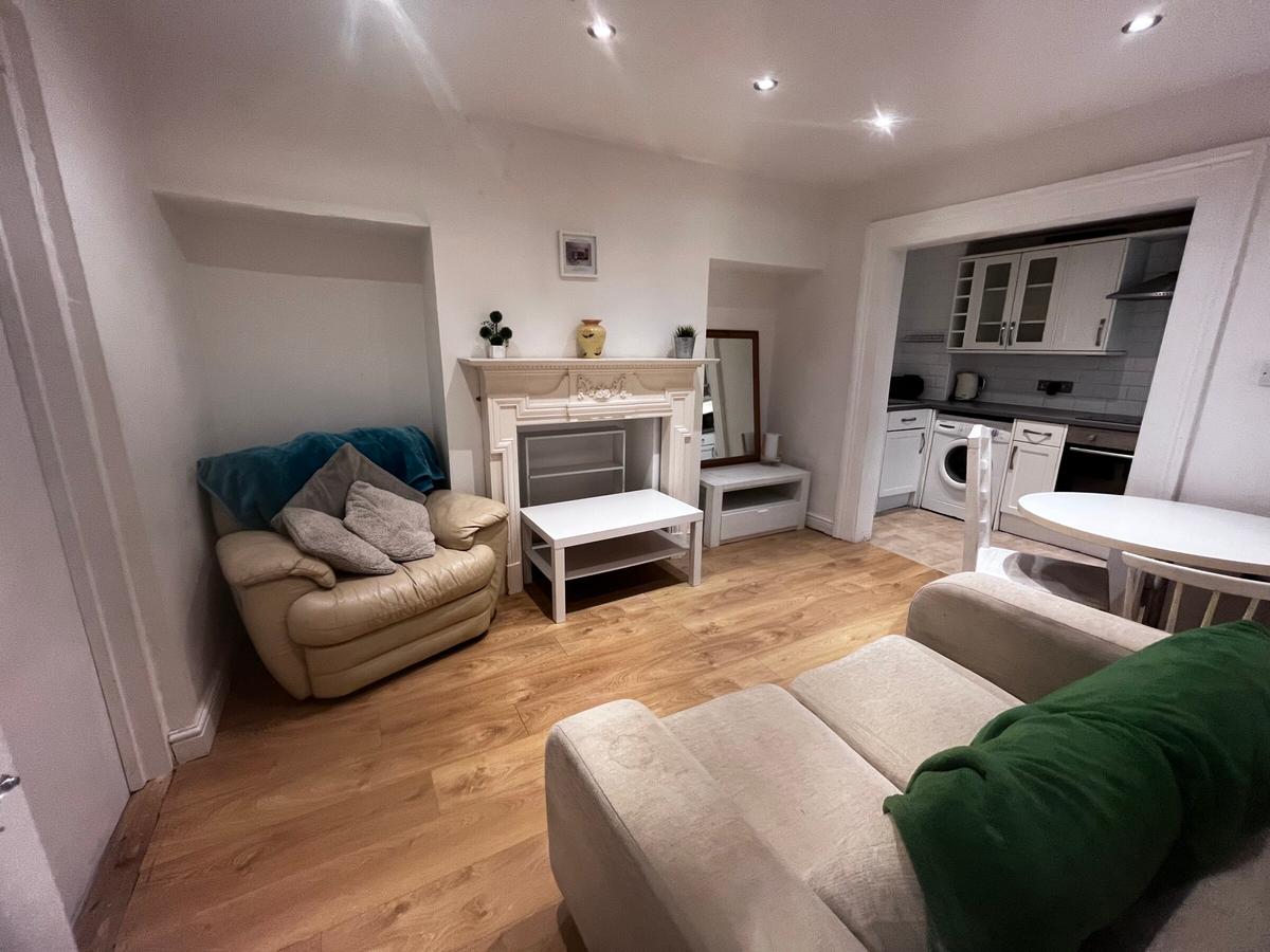 3 bedroom apartment for rent Wells Road, Bath, BA2 3AP UniHomes