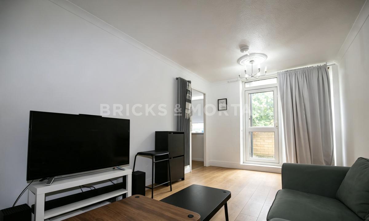 2 bedroom apartment on Cottingwood Court, Fenham, Newcastle