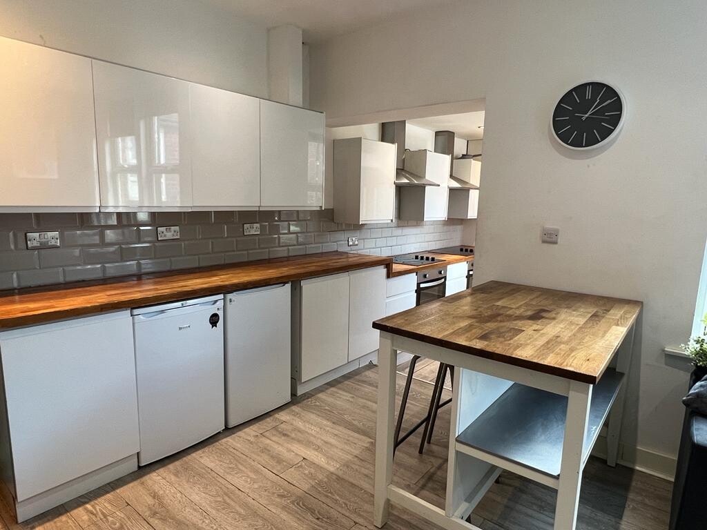 8 bedroom house for rent Headingley Mount, Leeds, LS6 3EL UniHomes