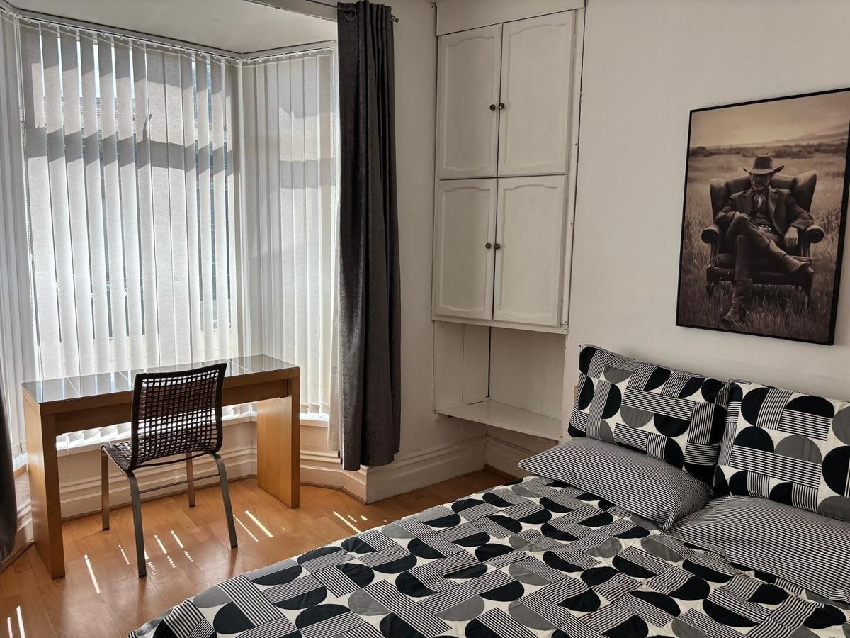6 bedroom house on Marlborough Road, Brynmill, Swansea