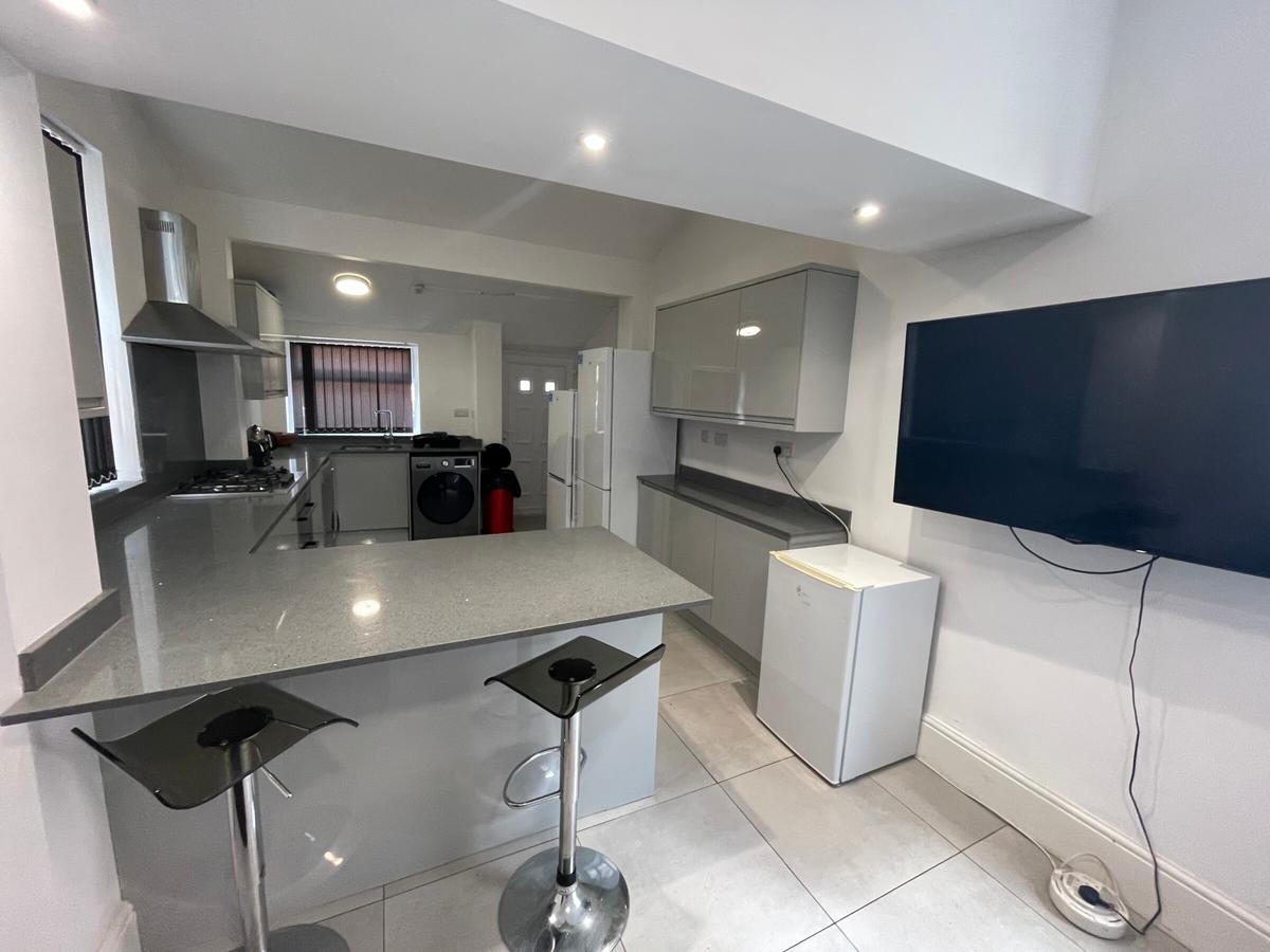 8 bedroom house on North Street, City Centre, Derby