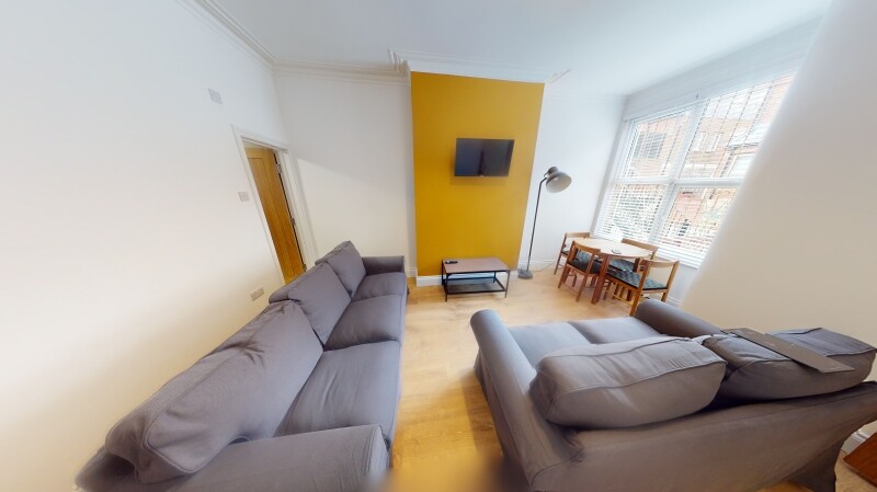 6 bedroom house on Blandford Gardens, City Centre, Leeds