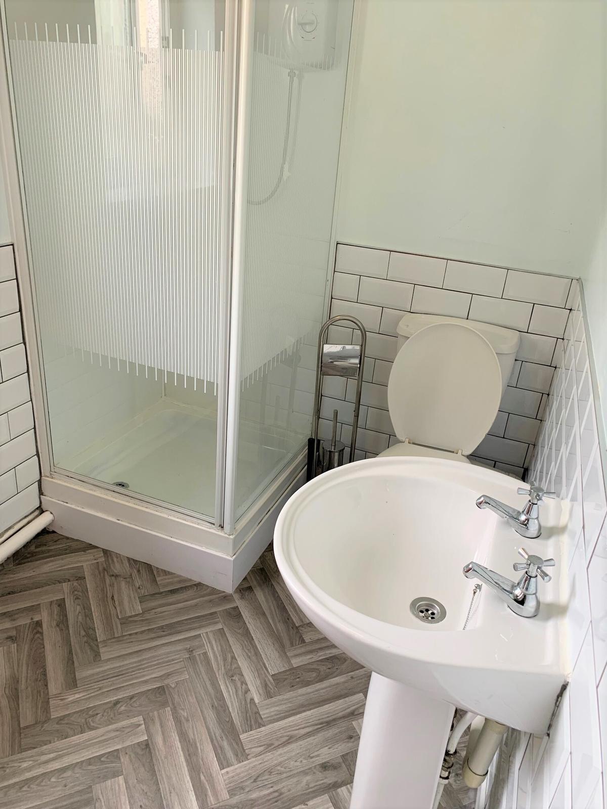 6 bedroom house for rent Russell Street, Swansea, SA1 4HR UniHomes