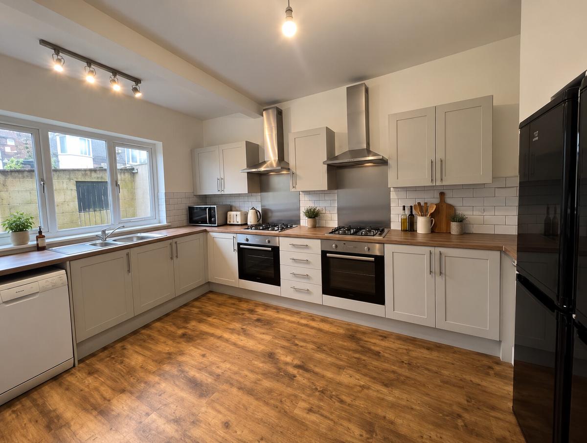7 bedroom house on The Promenade, City Centre, Swansea