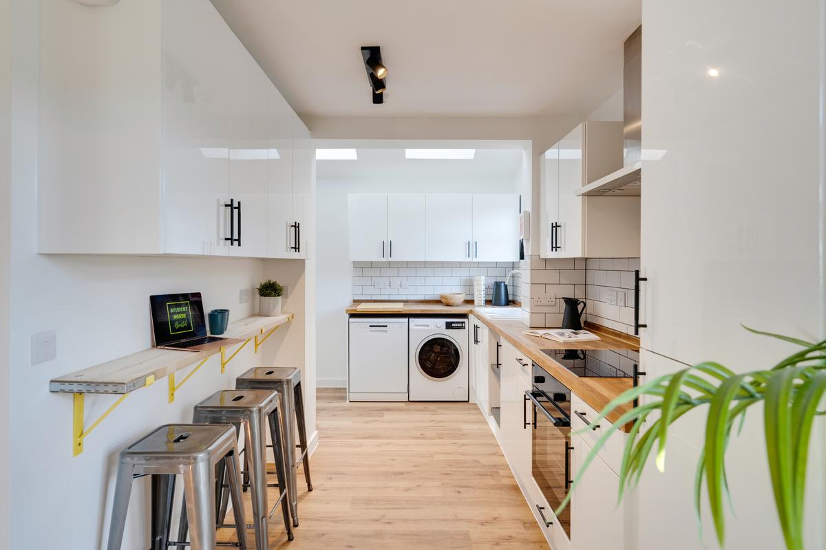 7 bedroom house for rent Warren Road, Bristol, BS34 7EJ UniHomes