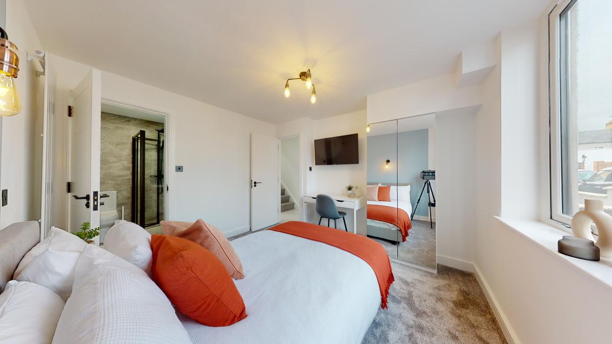 6 bedroom house on Woodville Road, Cathays, Cardiff