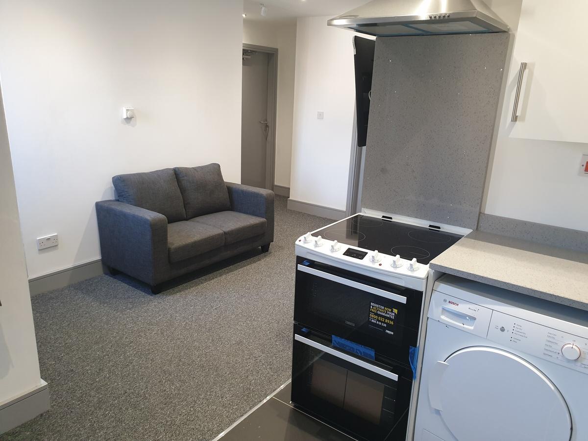 4 bedroom apartment on Bournbrook Road, Selly Oak, Birmingham