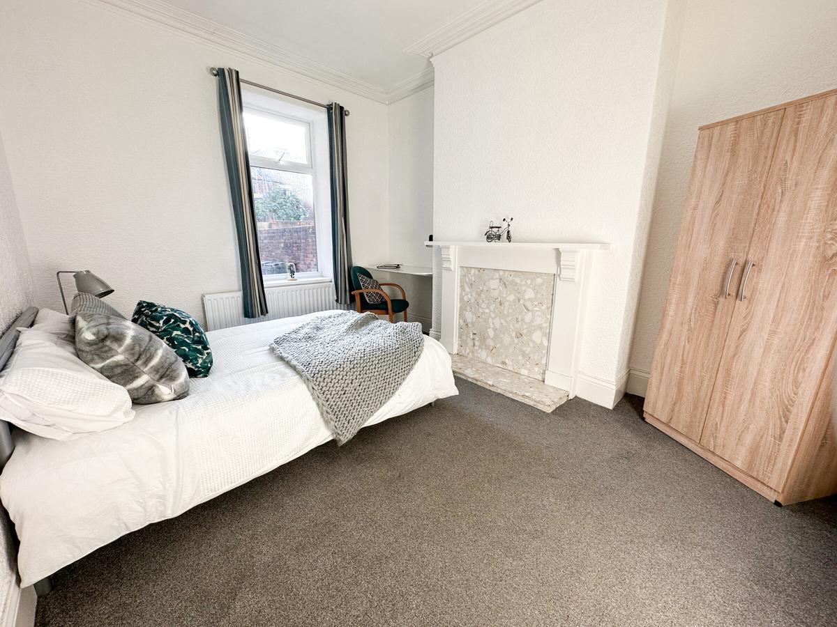 4 bedroom house for rent Gainsborough Grove, Newcastle, NE4 5PJ UniHomes