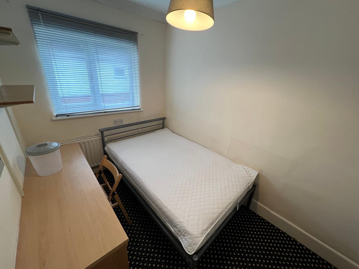 5 bedroom house for rent Maxwell Road, Bournemouth, BH9 1DQ UniHomes