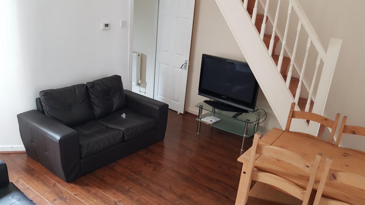 4 bedroom house for rent Filey Road, Manchester, M14 6GQ UniHomes