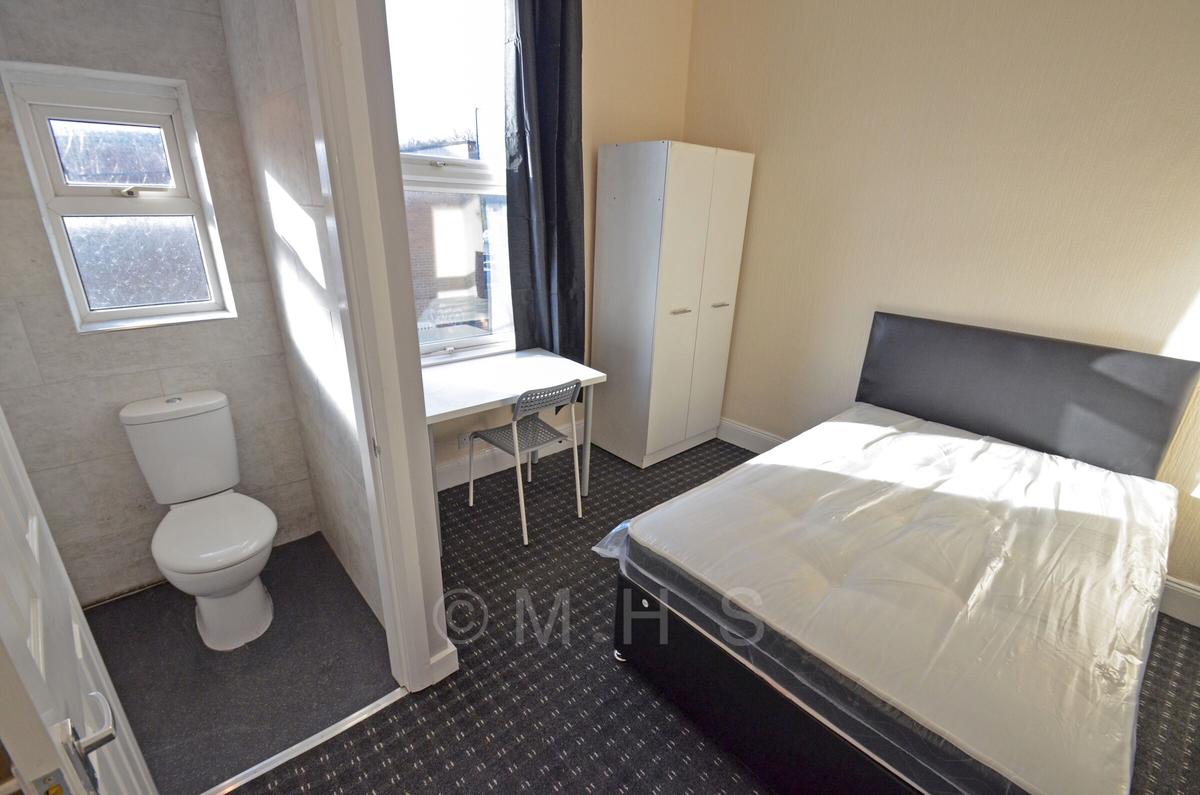 6 bedroom house for rent Woodhouse Street Leeds, LS6 2NY UniHomes