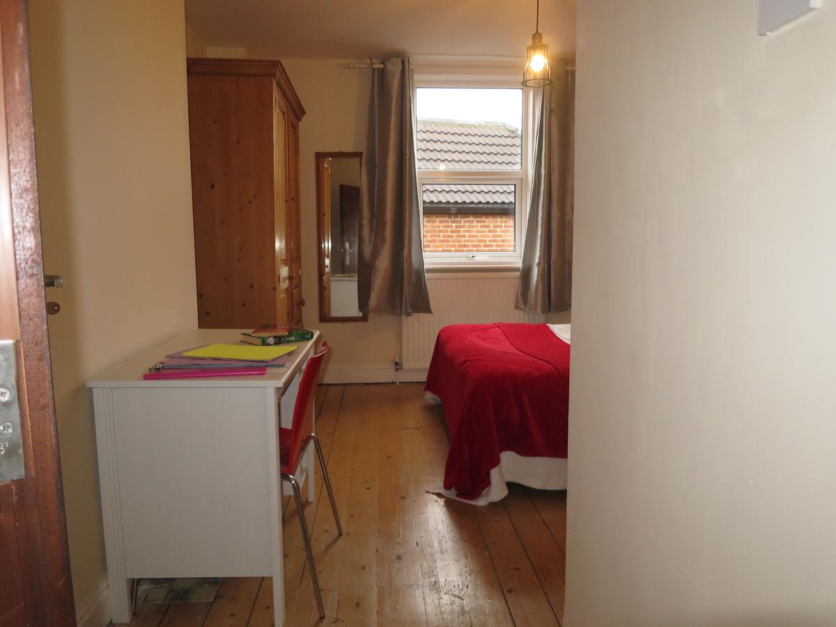 6 bedroom house for rent Ella Road, Nottingham, NG2 5GX UniHomes