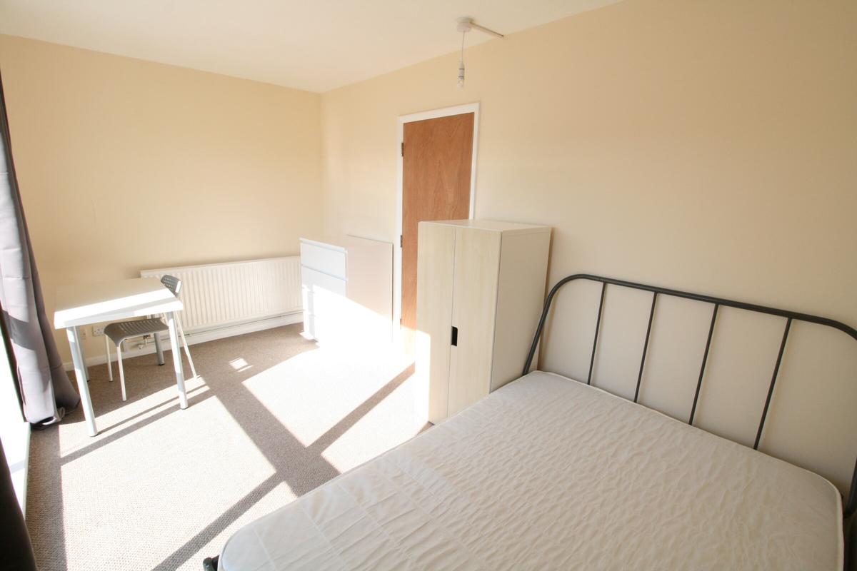 3 bedroom house for rent Avon Way, Colchester, CO4 3YP UniHomes