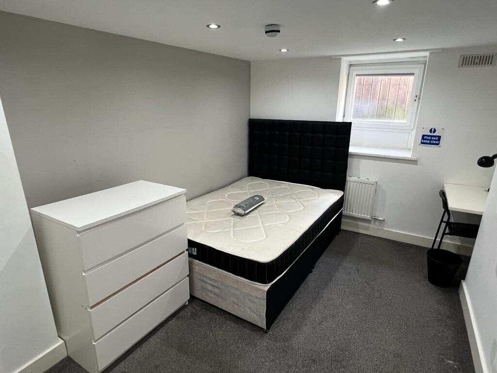 8 bedroom house for rent Headingley Mount, Leeds, LS6 3EL UniHomes