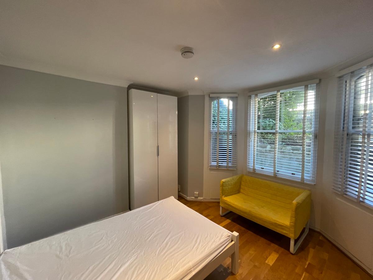 3 bedroom apartment for rent Gladstone Terrace, Brighton, BN2 3LB