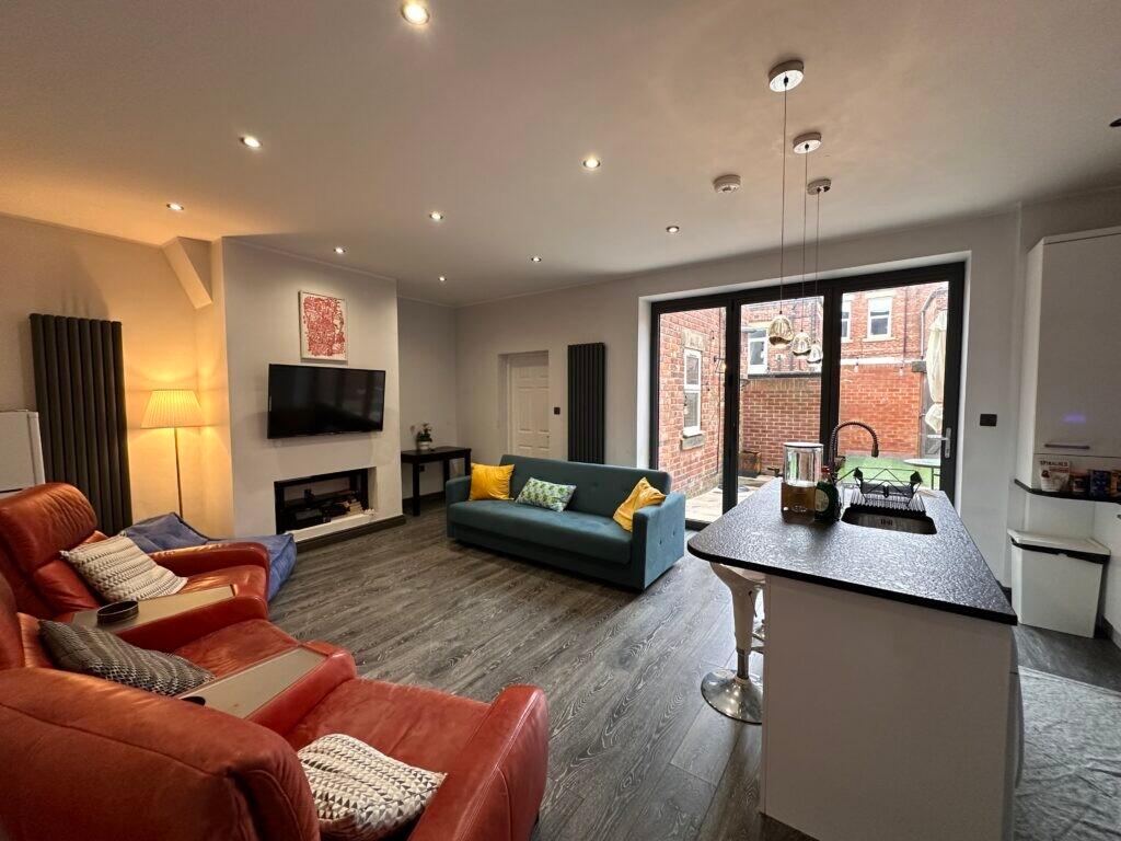 2 bedroom house on Bayswater Road, Jesmond, Newcastle