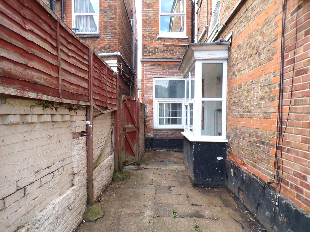 2 bedroom house for rent Festing Road Portsmouth, PO4 0NG | UniHomes