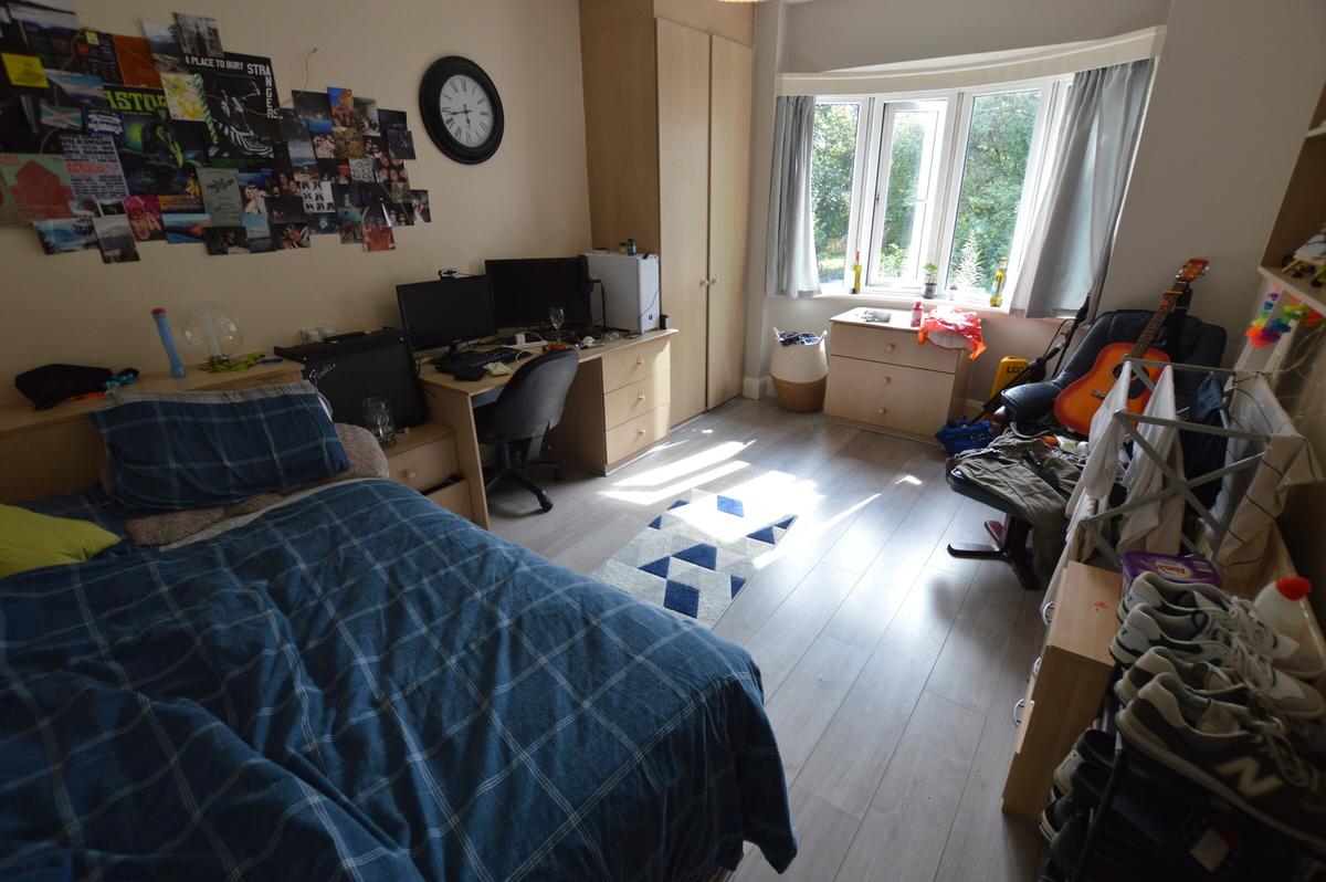 4 bedroom apartment for rent St Chads Drive, Leeds, LS6 3PZ UniHomes