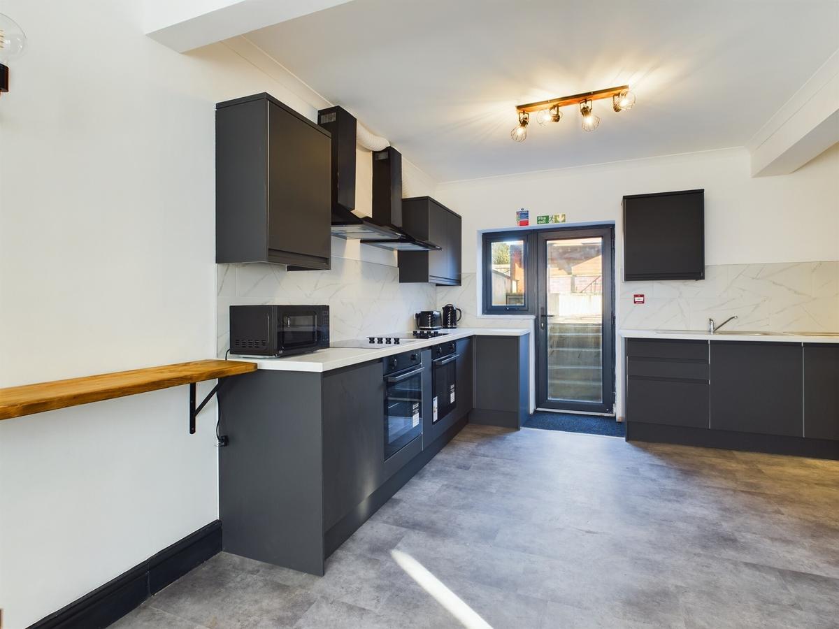 6 bedroom house for rent Monks Park Avenue, Bristol, BS7 0UN UniHomes